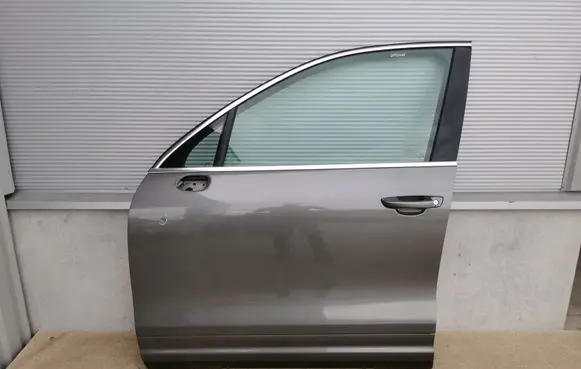 Porsche Cayenne (92A) Front door