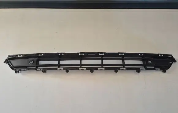 Volvo XC40 Front bumper lower grill 31449342