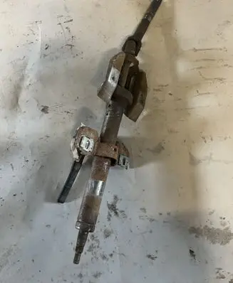 Mitsubishi L200 Steering wheel axle