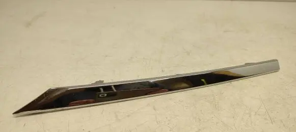 Front bumper splitter molding