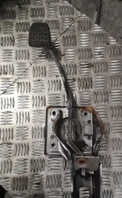 Toyota Avensis T250 Brake pedal
