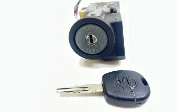 Nissan X-Trail T30 Ignition lock 2671032209 28590C9902