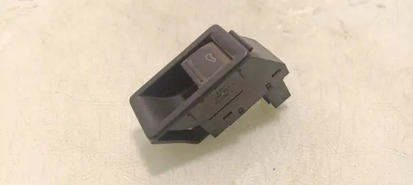 Volkswagen Jetta VI Tailgate opening switch 5C6959831