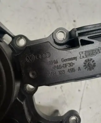 Audi A4 S4 B8 8K Oil breather separator 06H103495A