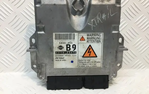 Nissan X-Trail T30 Engine control unit/module ECU 23710ES67C