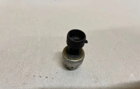 Opel Astra J Air conditioning (A/C) pressure sensor 