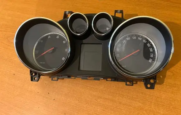 Opel Mokka Speedometer (instrument cluster) 42342754 654663731 5027542000450277