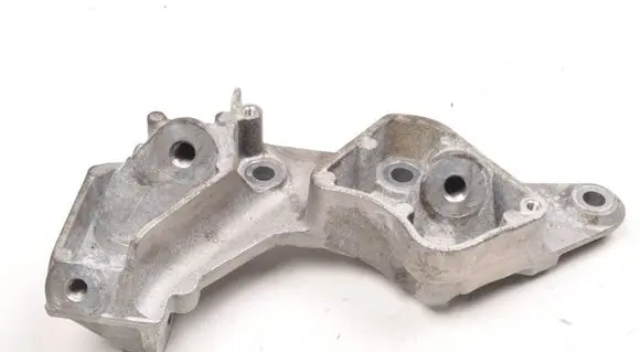 Volvo XC90 Engine mount bracket 31460910