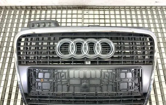 Audi A4 S4 B7 8E 8H Front grill 8E0853651J