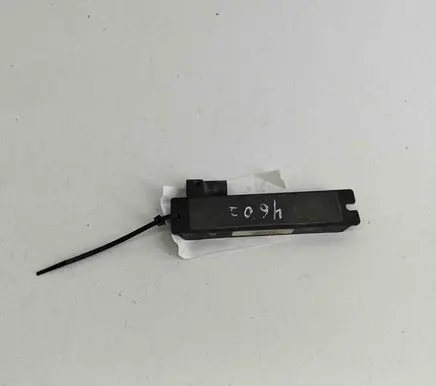 Tesla Model X Keyless system antenna 104313000B