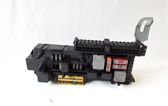 Mercedes-Benz C W204 Fuse module 748038 1718783