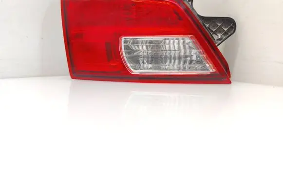 Subaru Outback Tailgate rear/tail lights 13220072