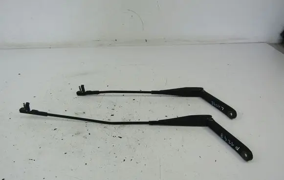 Ford Focus C-MAX Front wiper blade arm 