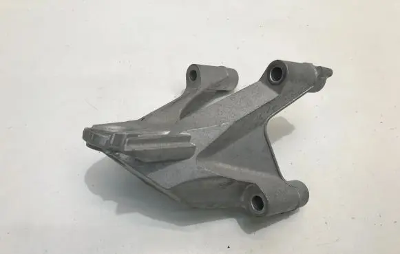 Mazda CX-60 Engine mounting bracket