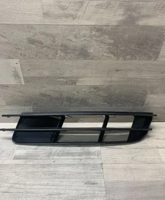 Audi Q7 4L Front bumper lower grill 4L0807681