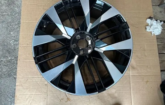 Polestar 4 R22 alloy rim 80012656