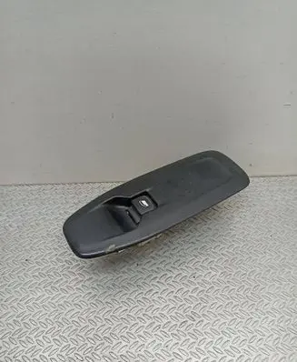 Peugeot 208 Electric window control switch 96751118ZD 17102014