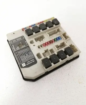 Nissan Navara D40 Fuse module 284B7EB31C