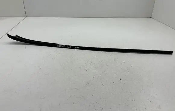 Ford Mondeo MK IV Windshield trim 7S71A03195AD