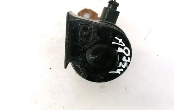 Volkswagen Golf V Horn signal E30052383