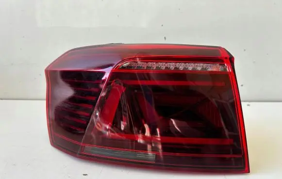 Volkswagen PASSAT B8 Rear/tail lights 3G9945207