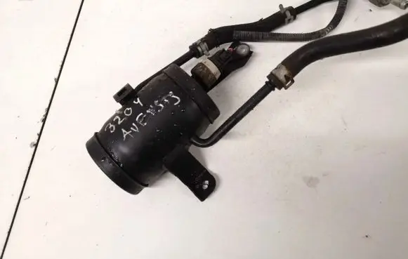 Toyota Avensis T220 Fuel filter 