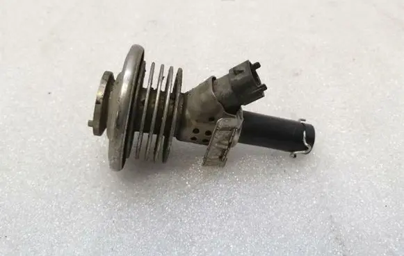Mercedes-Benz G W461 W463 1st Gen AdBlue injector A1644900413