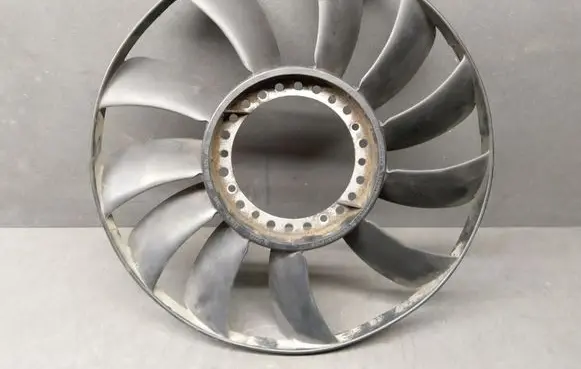 Volkswagen PASSAT B5.5 Fan impeller 058121301B