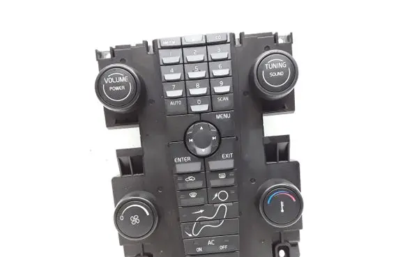 Volvo V50 Climate control unit 8697153