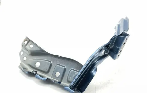 Subaru XV II Fender mounting bracket 