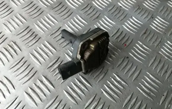 Volkswagen Touran I Oil level sensor 1J0907660C