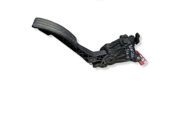 Dacia Duster Accelerator throttle pedal S26301315 8200386506