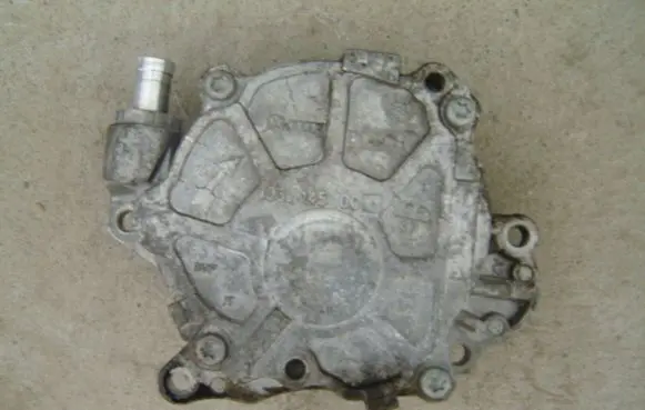 Audi A3 S3 A3 Sportback 8P Vacuum pump 03L145100C