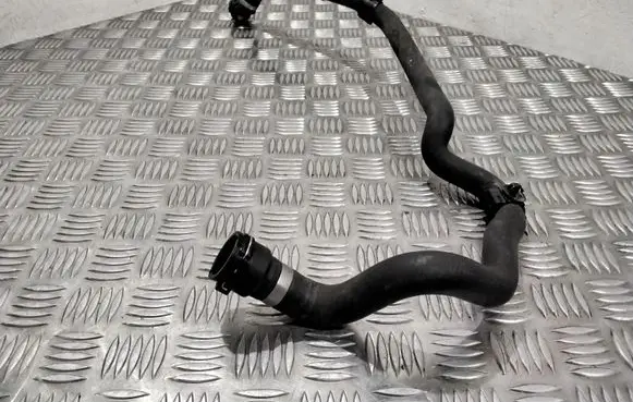 BMW 1 E81 E87 Engine coolant pipe/hose 3372625