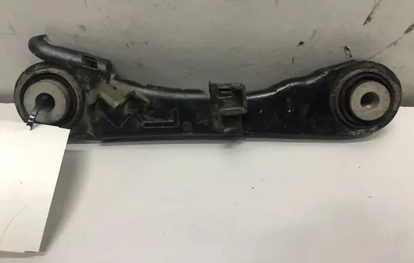 BMW 7 G11 G12 Rear upper control arm/wishbone 6867537