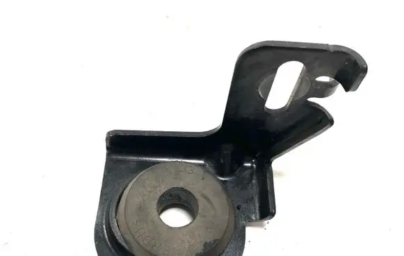 Chevrolet Volt I Radiator mount bracket