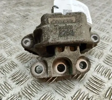 Opel Mokka Engine mount bracket 673AY700B 95135159