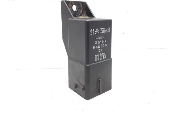 Volvo V40 Glow plug pre-heat relay 51299049 9666671780