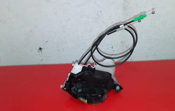 Toyota Verso-S Front door lock NOCODE