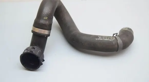Audi Q5 SQ5 Engine coolant pipe/hose 8R0122101Q