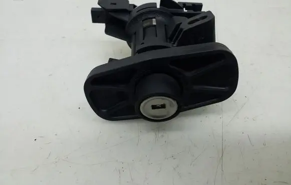Mercedes-Benz C W204 Tailgate exterior lock A2047580014