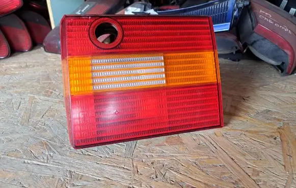 Volkswagen PASSAT B4 Tailgate rear/tail lights 3A9945108