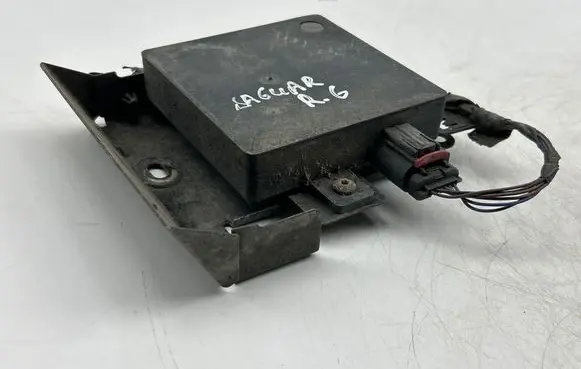 Jaguar XF X250 Blind spot module 9X2314D453AF UR8100261 ECU303004
