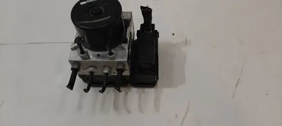 Volvo S60 ABS Pump P31329137 21240834332303