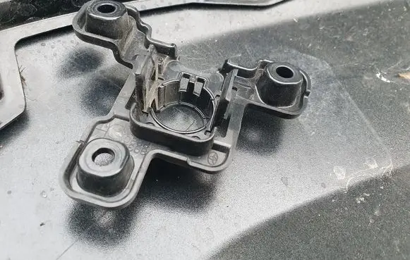Toyota RAV 4 (XA50) Front parking sensor holder (PDC) 302135507