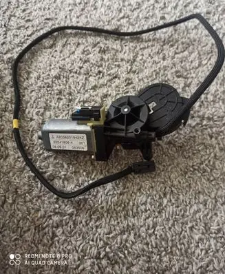 Mercedes-Benz C W203 Seat adjustment motor A2038201942 820418064