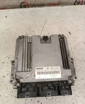 Renault Trafic III (X82) Engine control unit/module 237103984R 1039S92141 0281032700