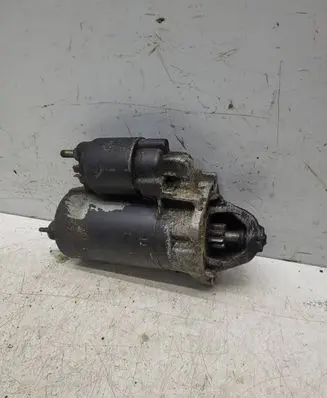 Volkswagen Golf III Starter motor 0331303094