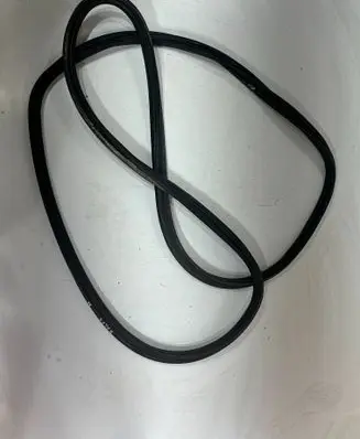 Cadillac Escalade IV Trunk rubber seal (body) 