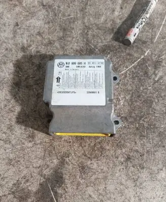 Volkswagen Golf V Airbag control unit/module 1K0909605M